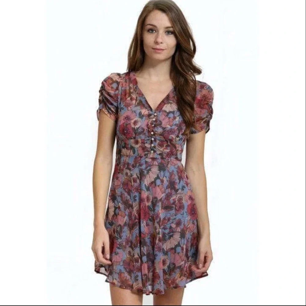Dusty Pink short sleeve Floral Dress w/ buttons - Picture 2 of 4